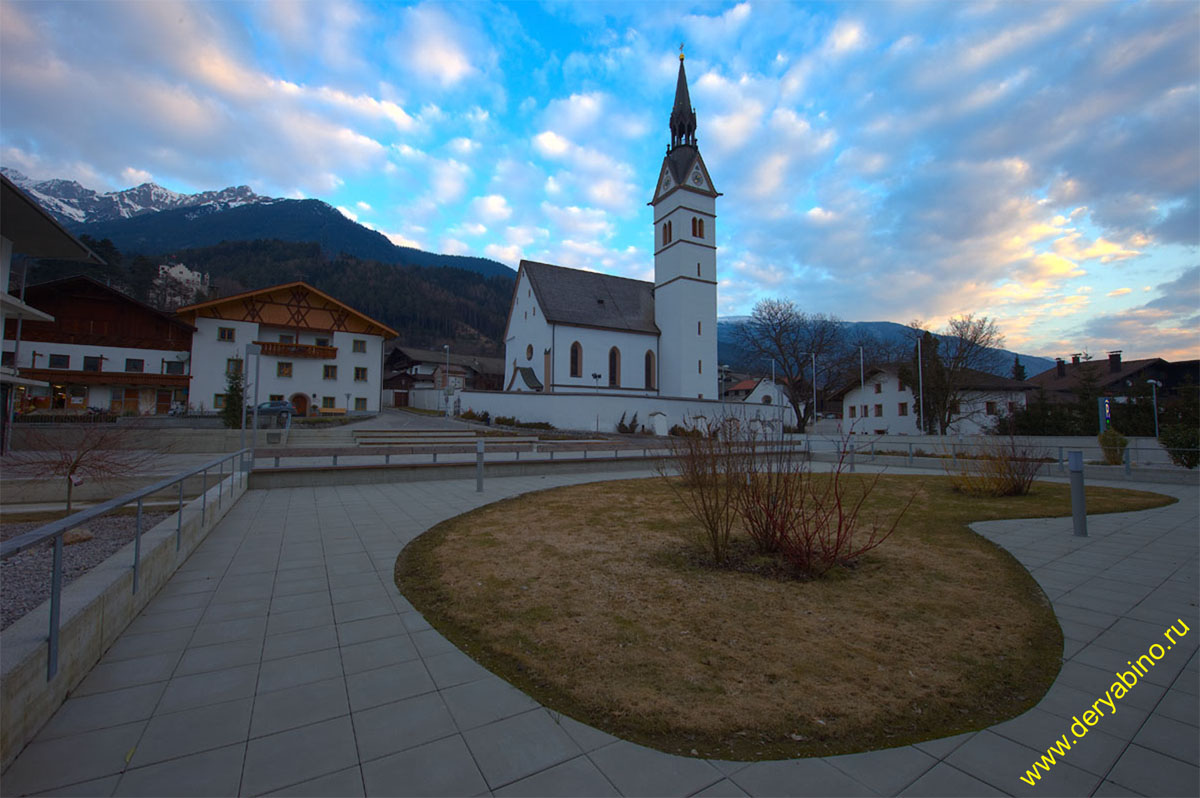  Vomp Kirche St. Peter und Paul