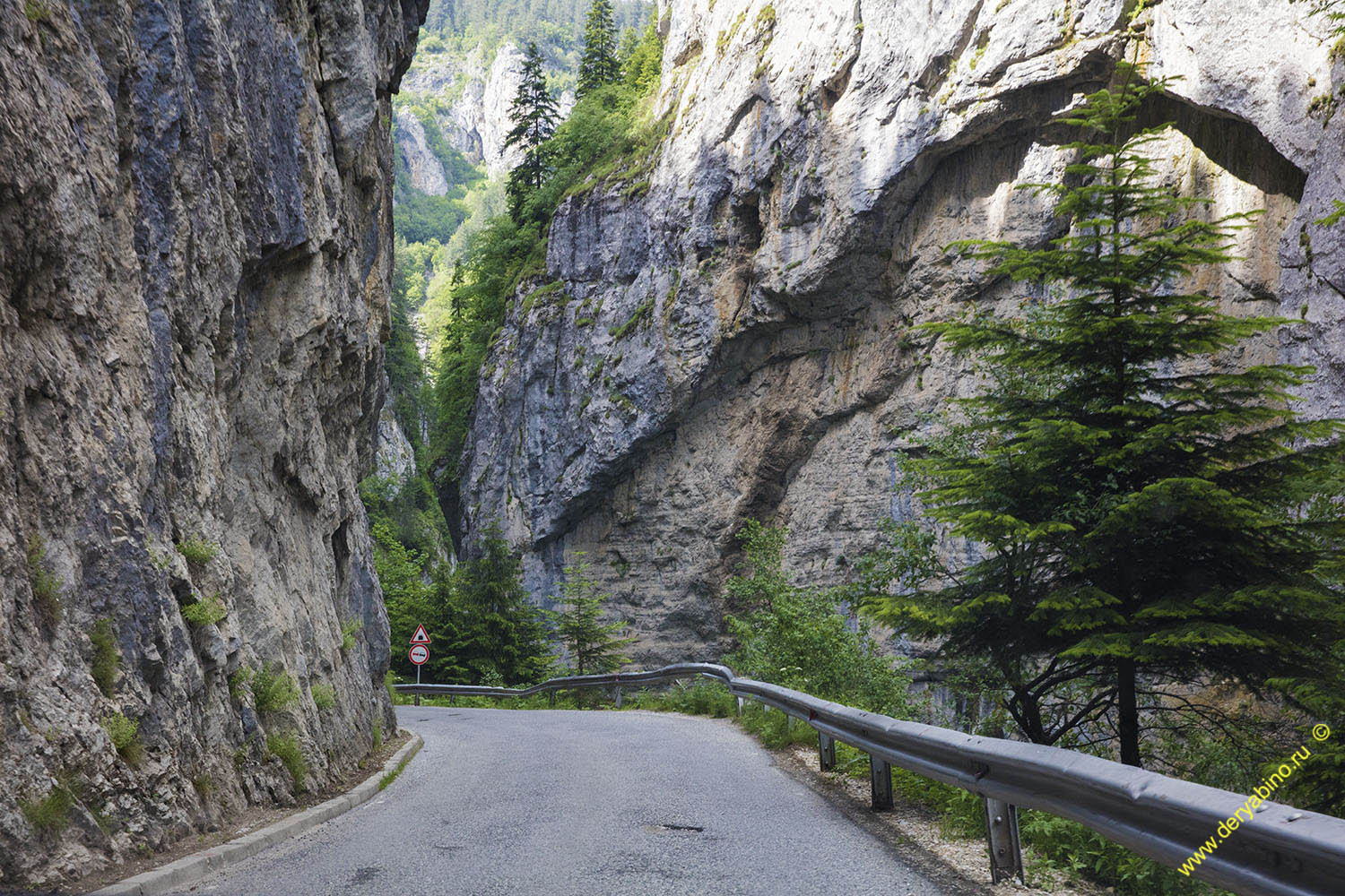    The Devil's Throat Cave Bulgaria