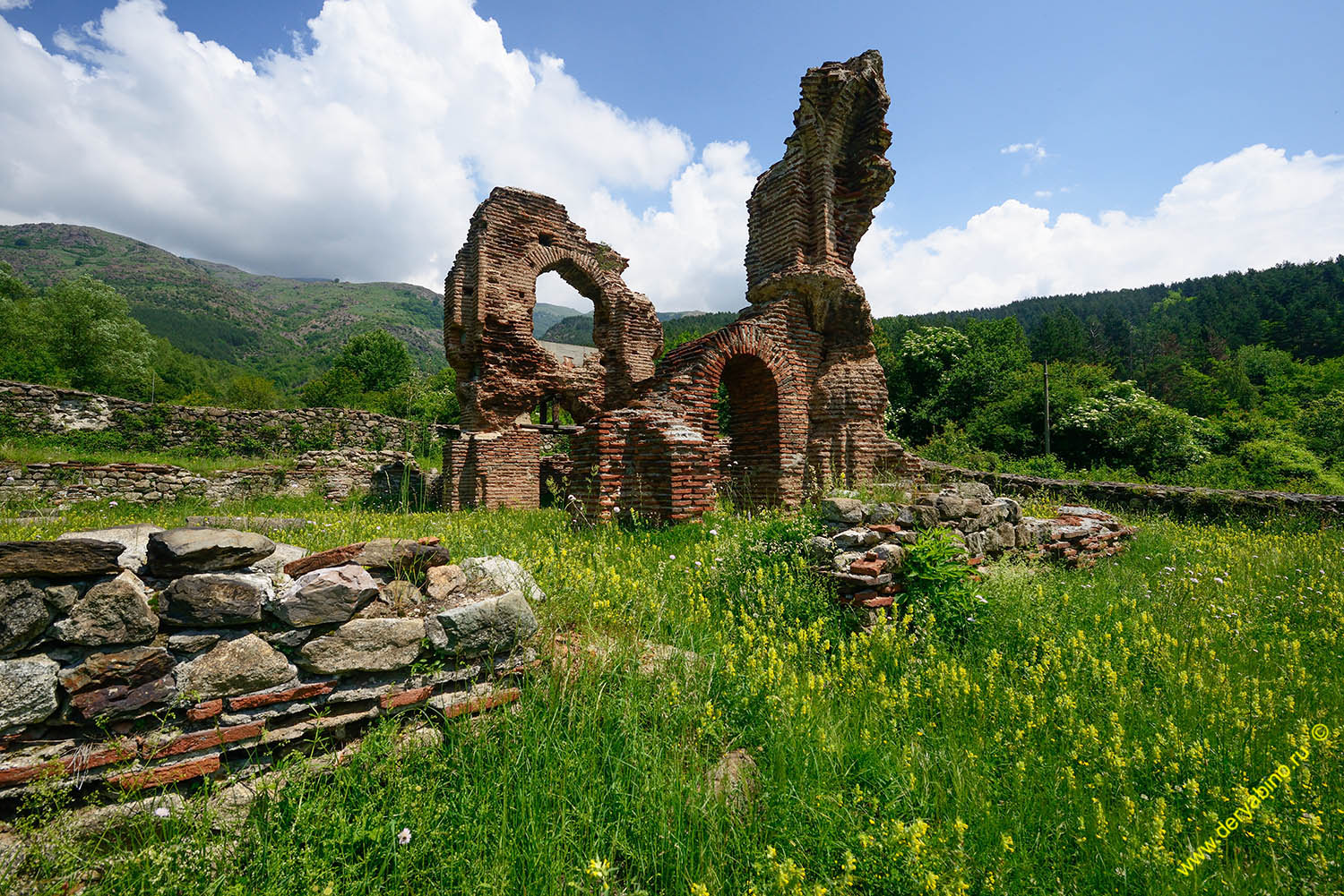    Elenska Basilica Bulgaria