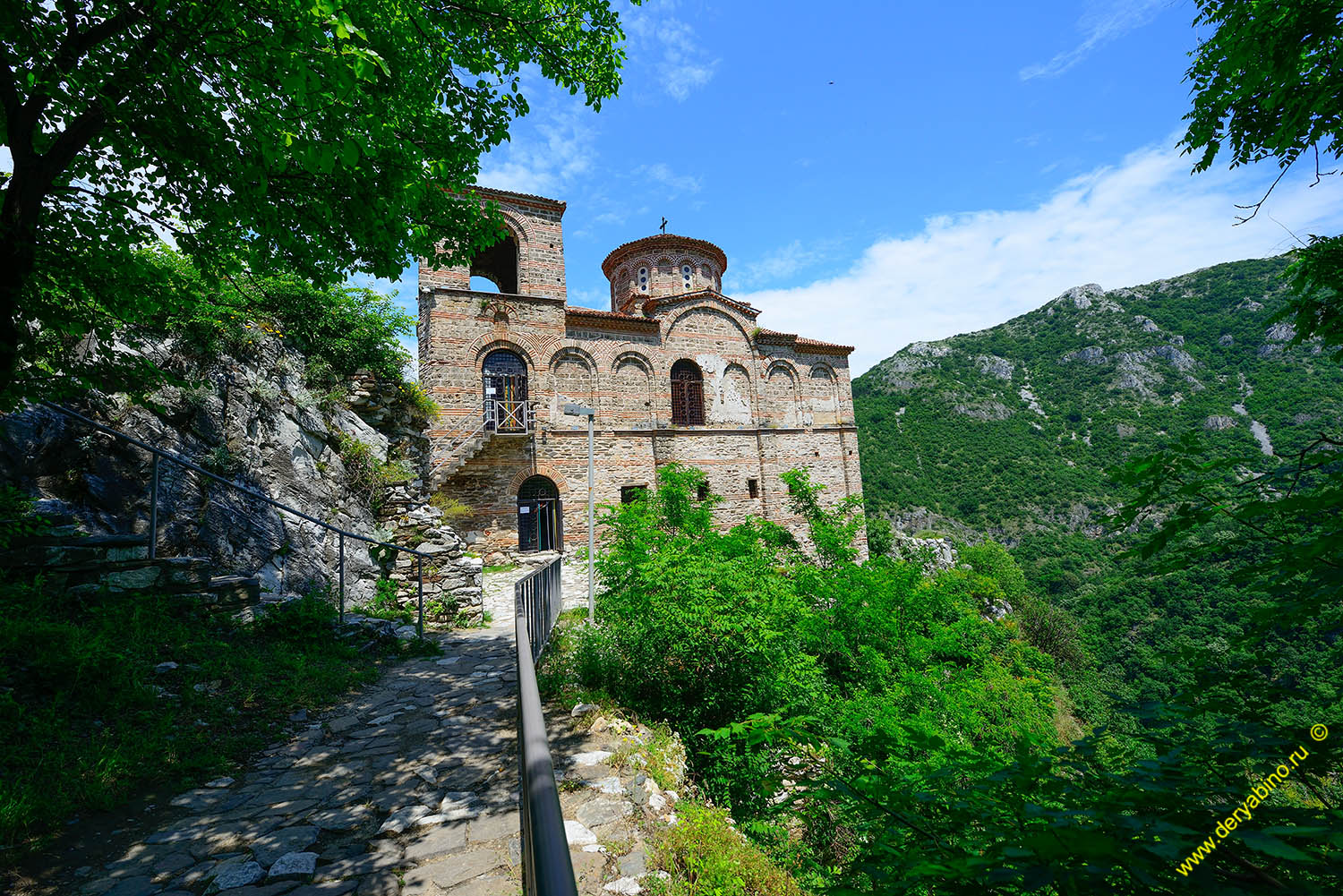Церковь Успения Пресвятой Богородицы в Асеновской крепости