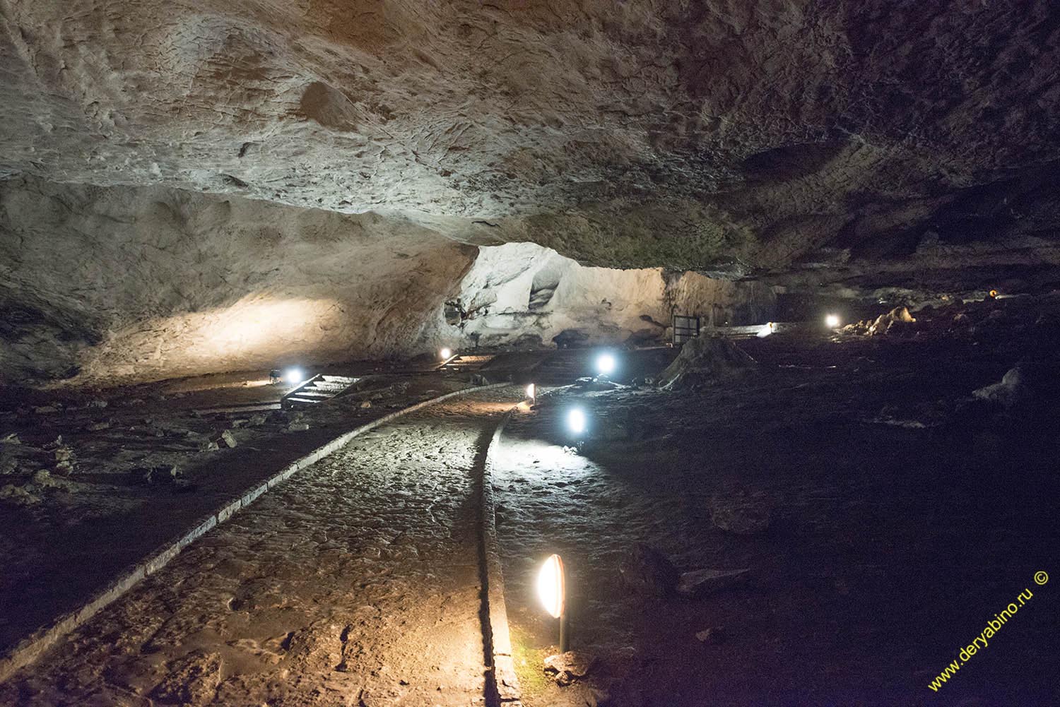 Пещера Магура