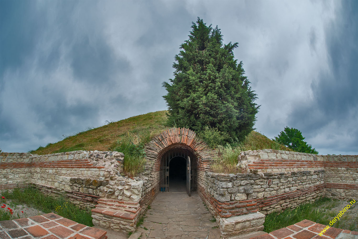 Купольная гробница Поморие Болгария
