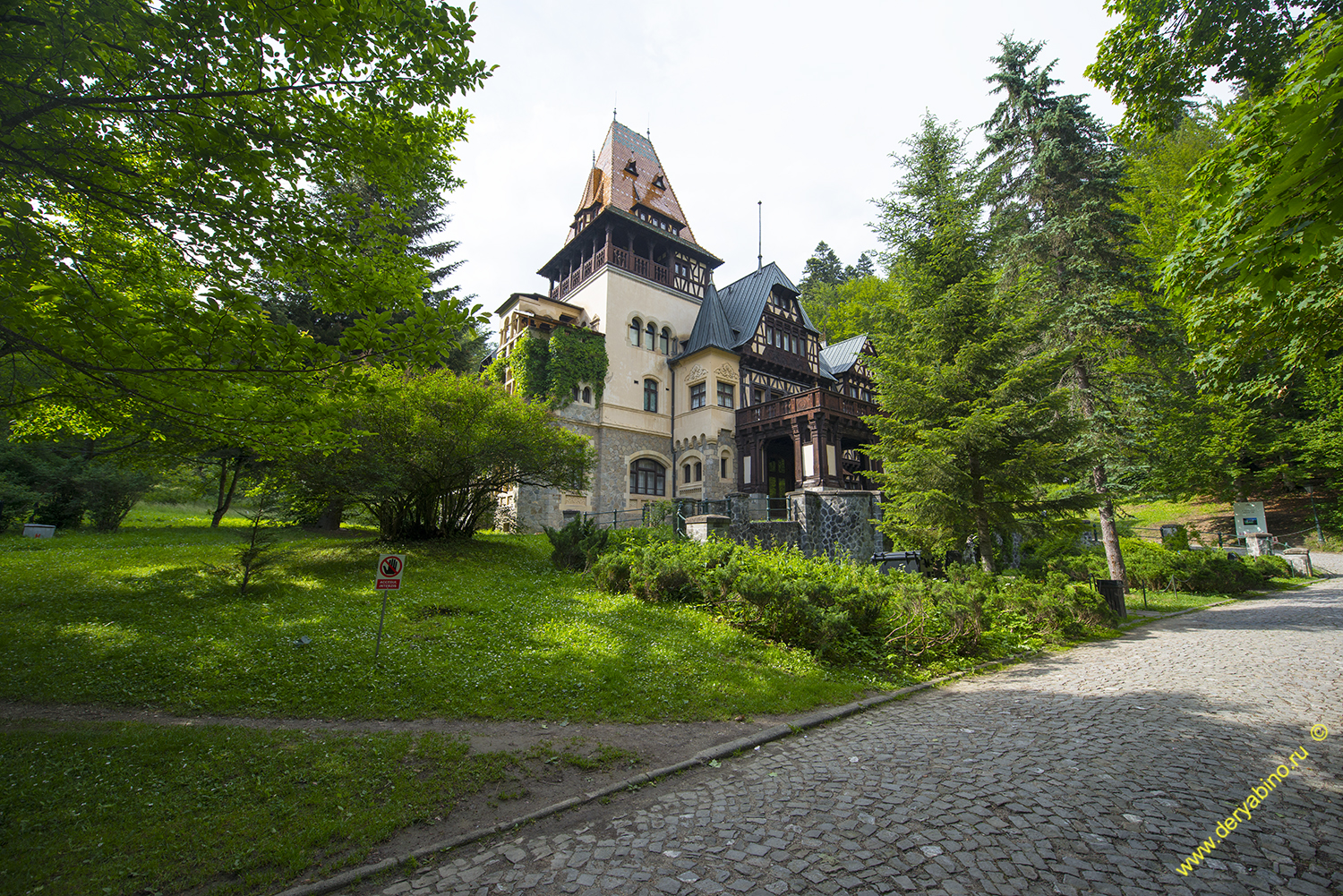    Peles Castle Romania