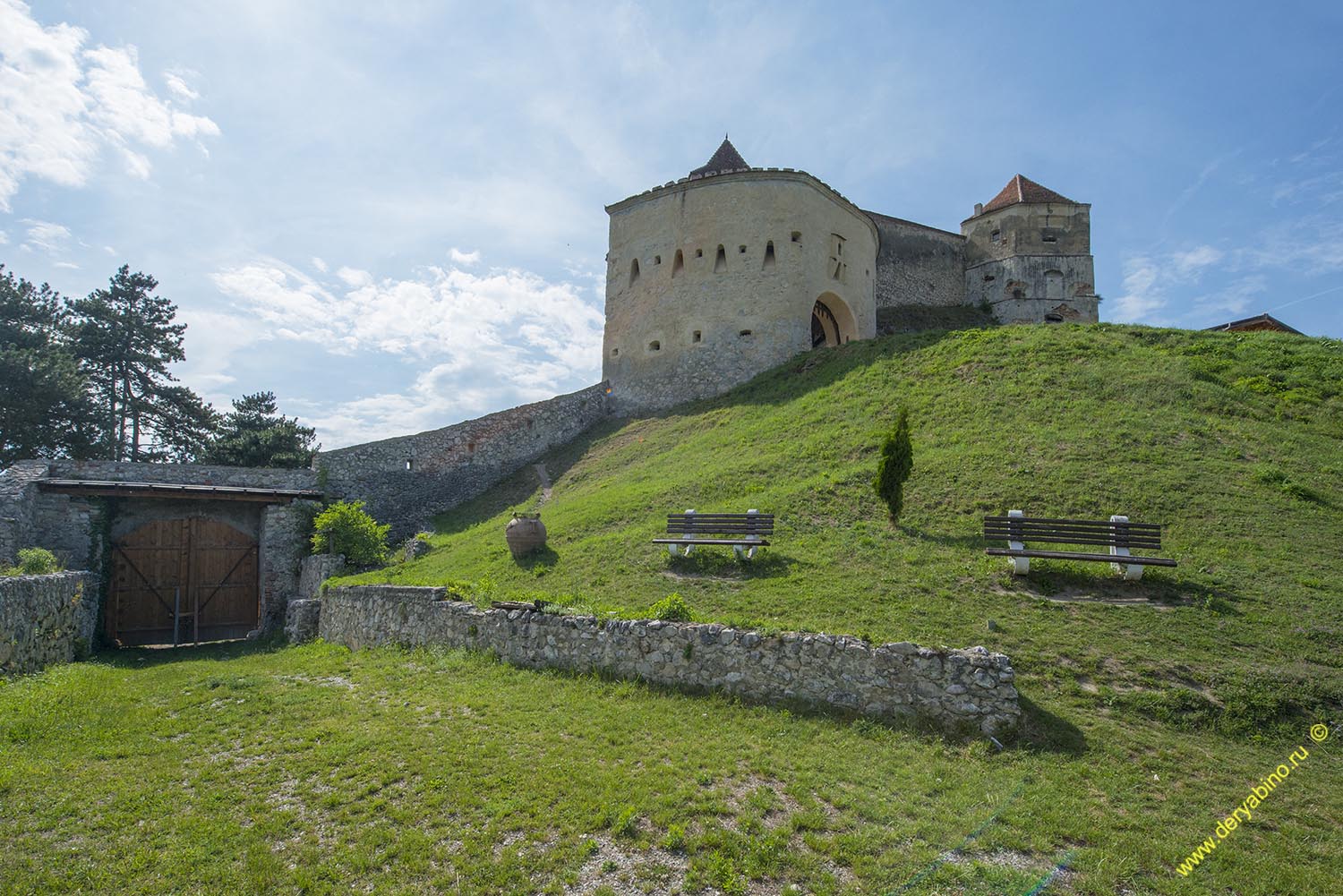    Rasnov Fortress Romania