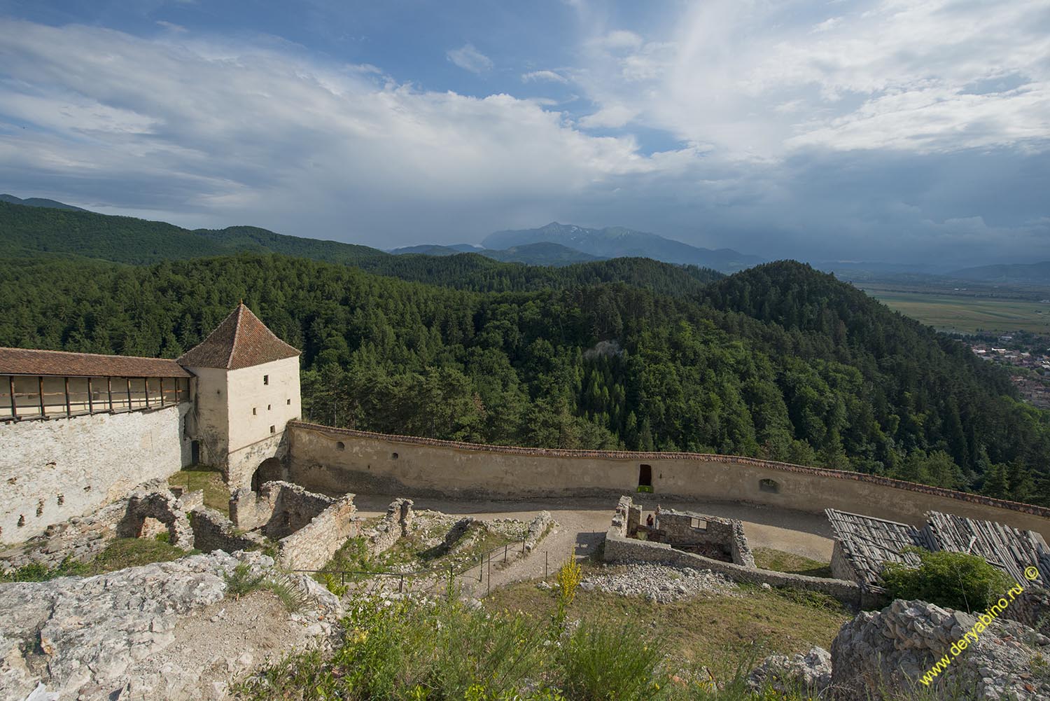    Rasnov Fortress Romania