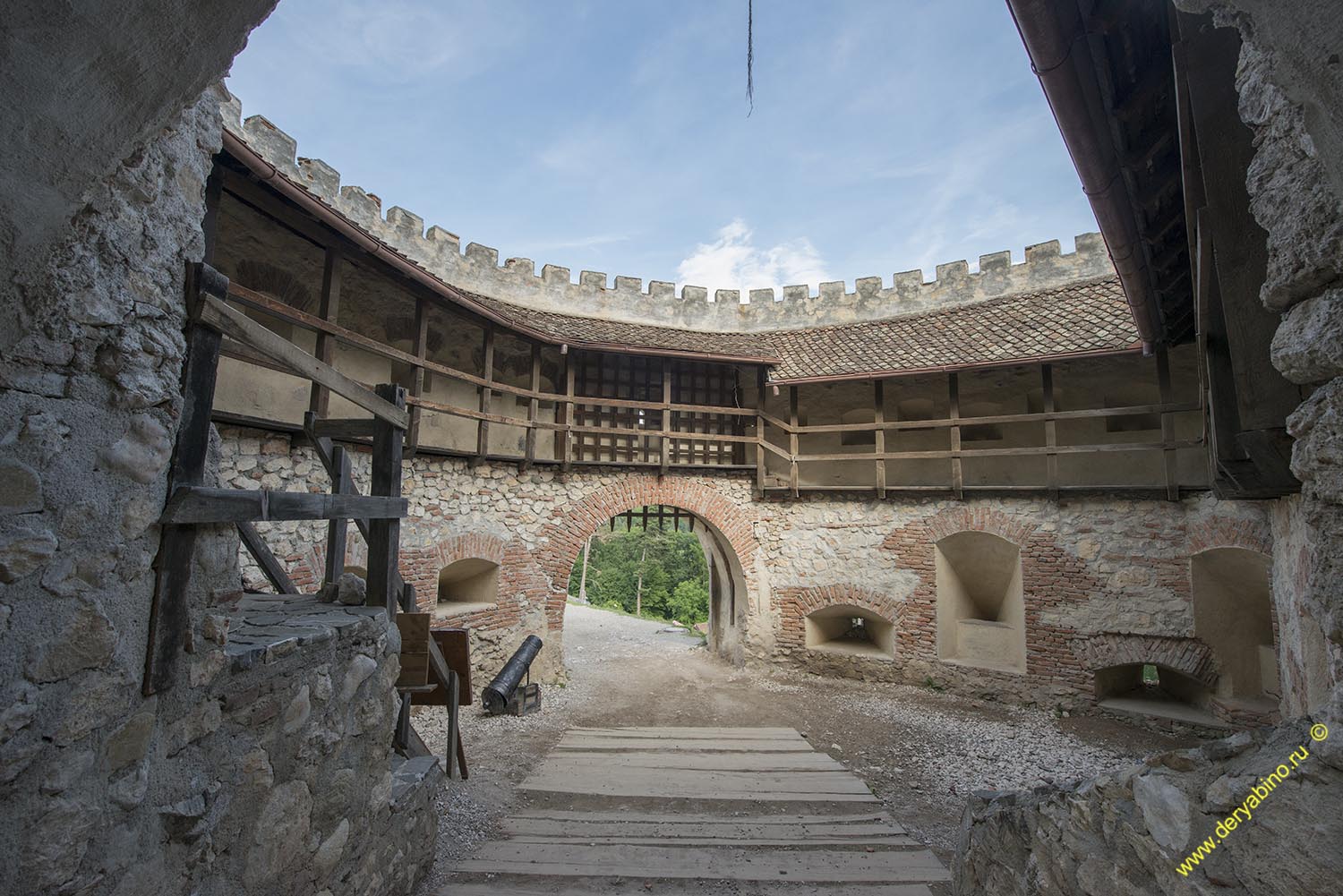    Rasnov Fortress Romania